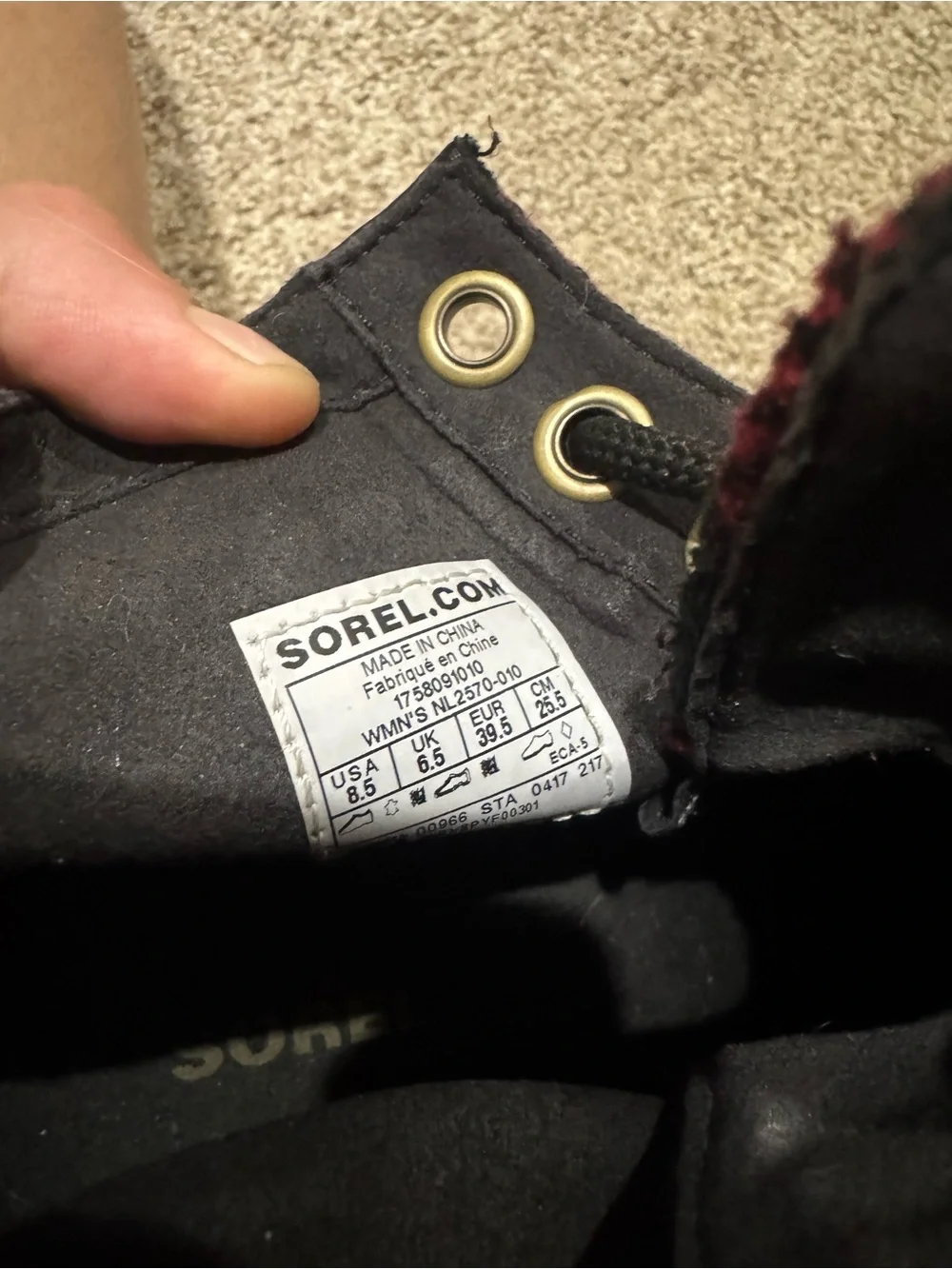 Sorel Women’s Black and Burgundy Chukka Boots